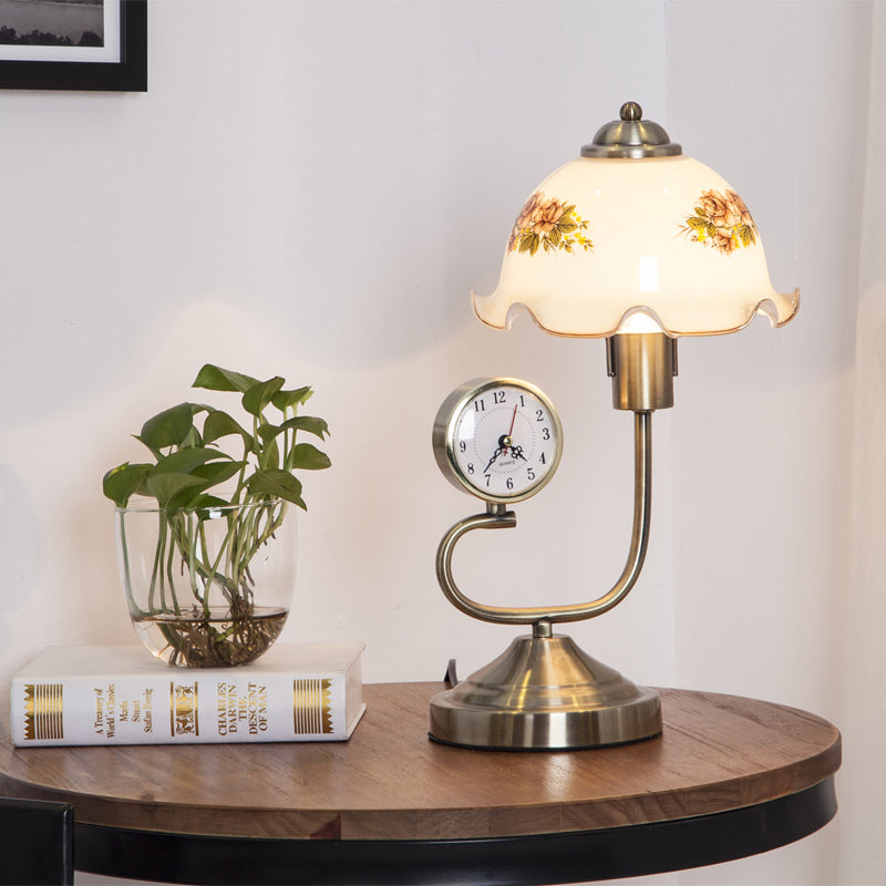 Florvella – rustik blomsterbordslampe med skrå krystal