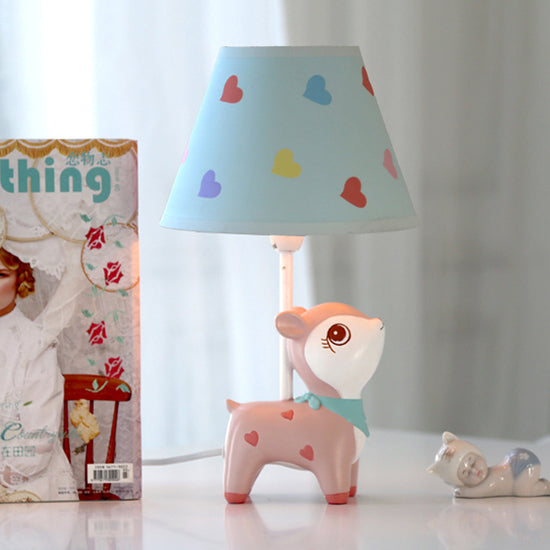 Deerina – Yndig lyserød Sika Deer Lampe