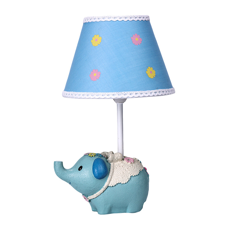 Elebloom – Bordlampe med kjegle for barn med blomstermønster og elefantsokkel