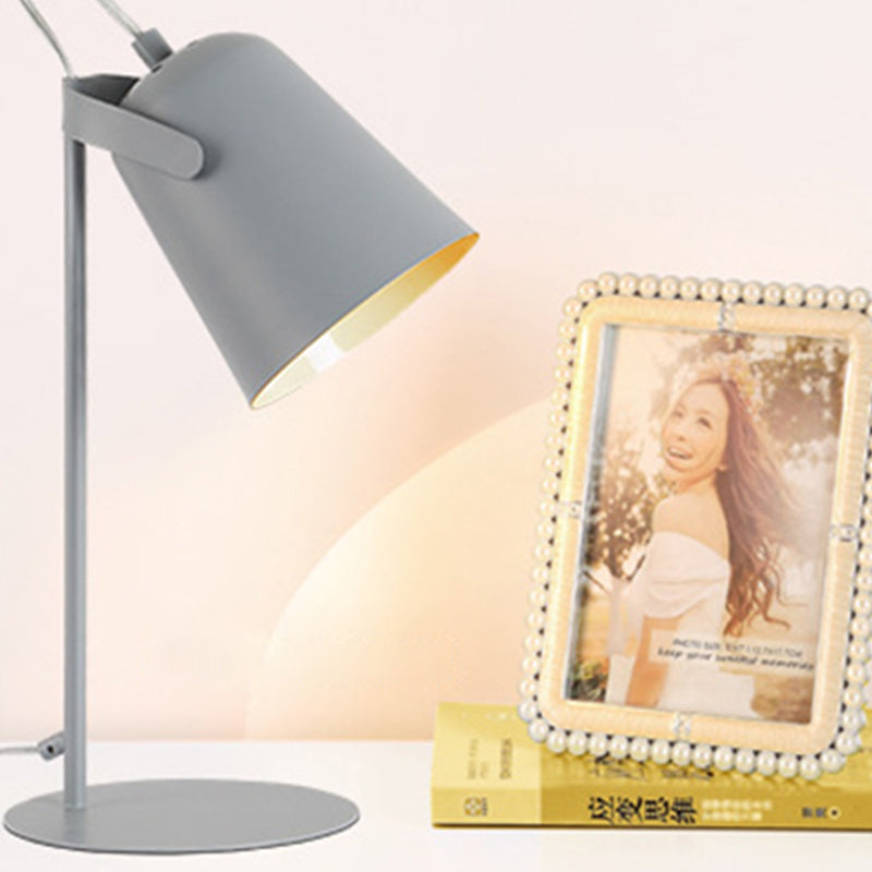 GlowShade - Justerbar Macaron Metallic skrivebordslampe