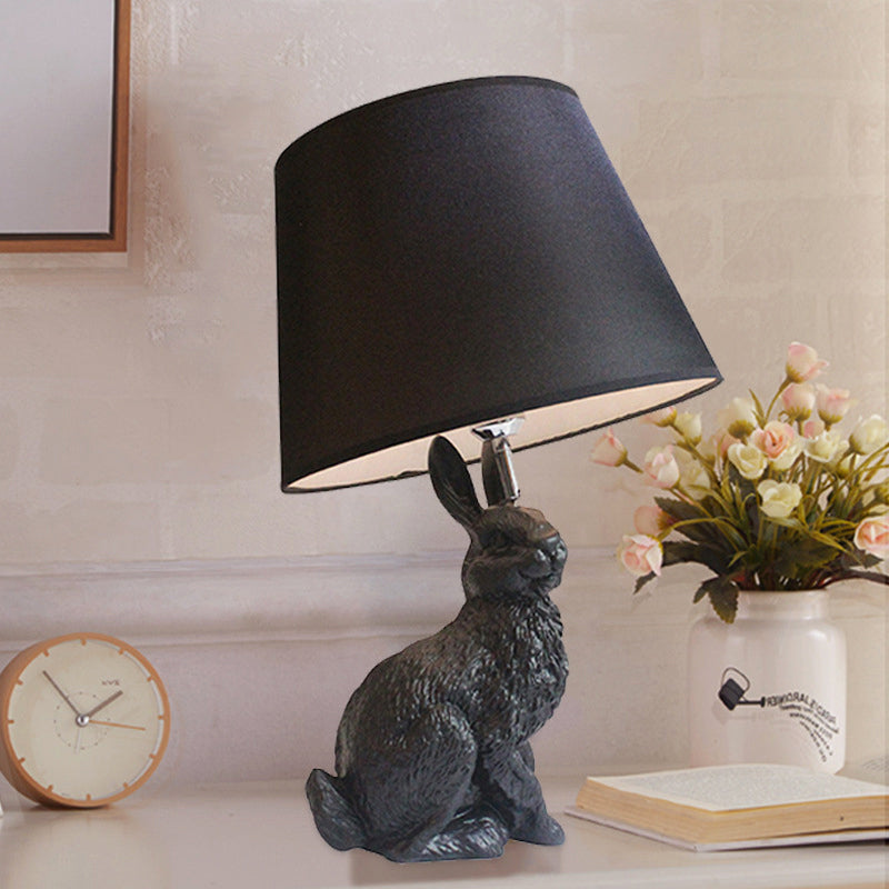 Luna - Bunny skrivebordslampe med konisk skærm