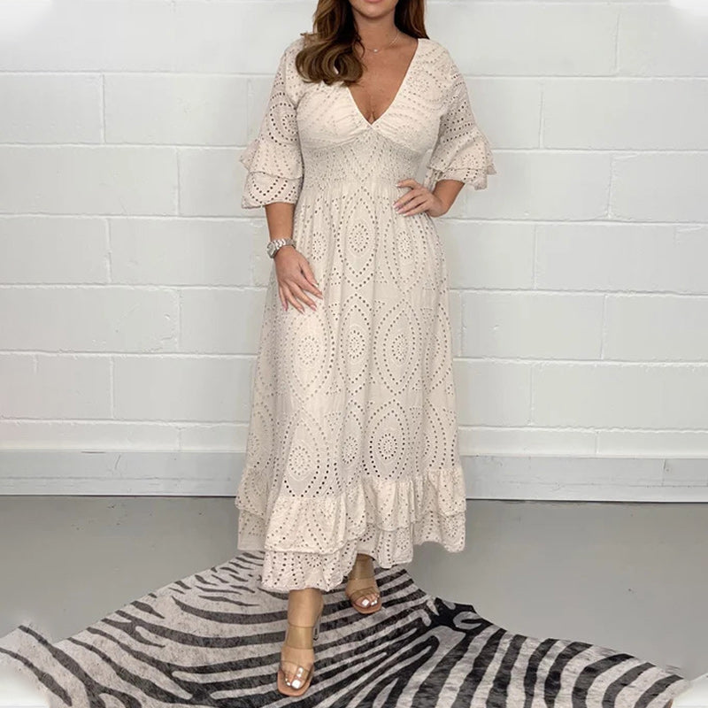 Rebecca - Broderet midikjole med flæseærmer