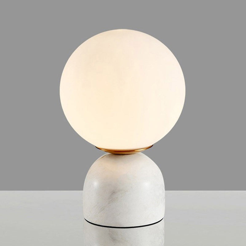 Lunora | Nordisk Frosted Glas Kuglelampe