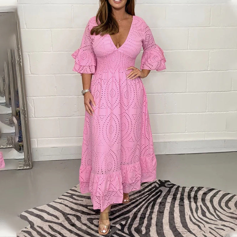 Rebecca - Broderet midikjole med flæseærmer