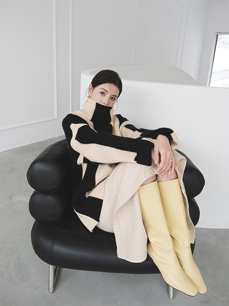 Hilary - Chic trøje med bloktryk