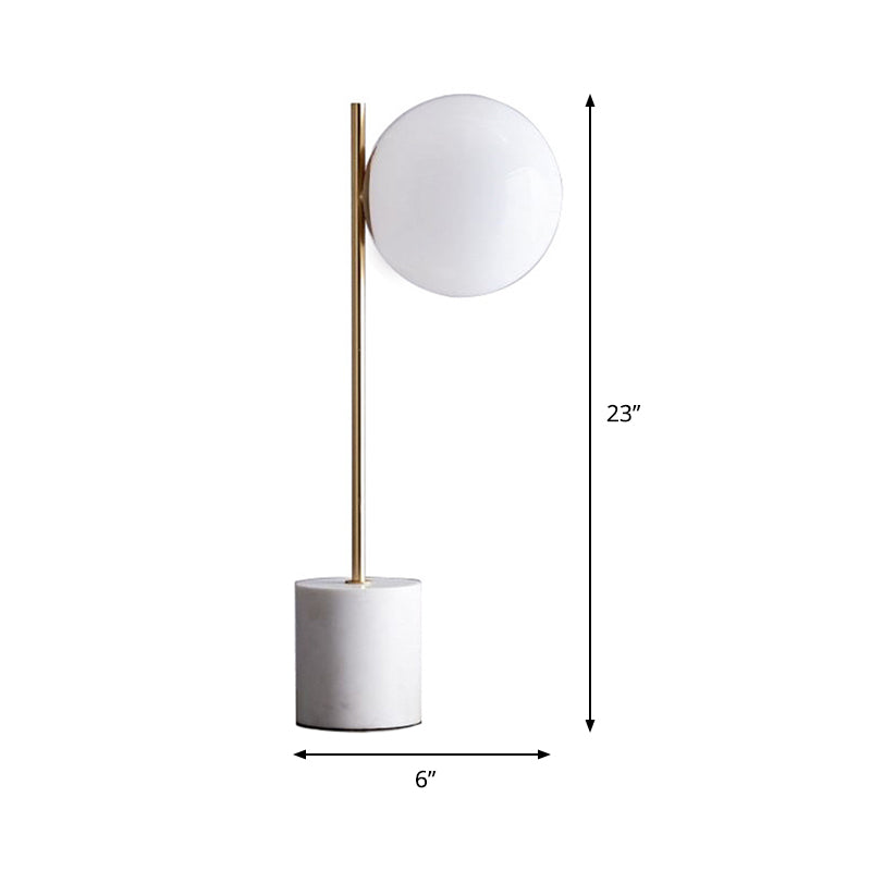Aurelia | Moderne hvid glas sfærisk bordlampe med marmor base