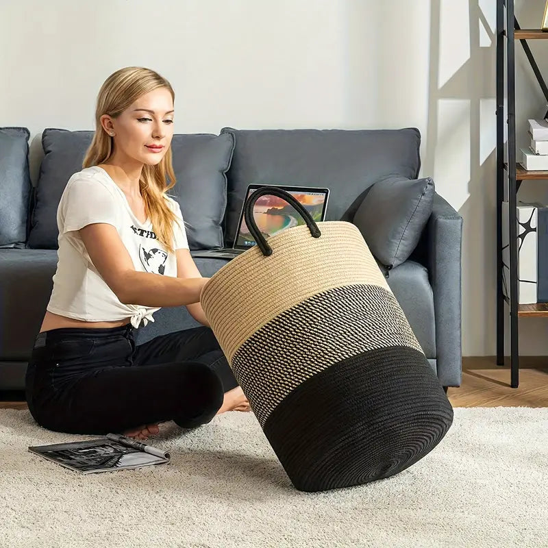 Lundra - Moderne vasketøjsbeholder med ekstra opbevaring