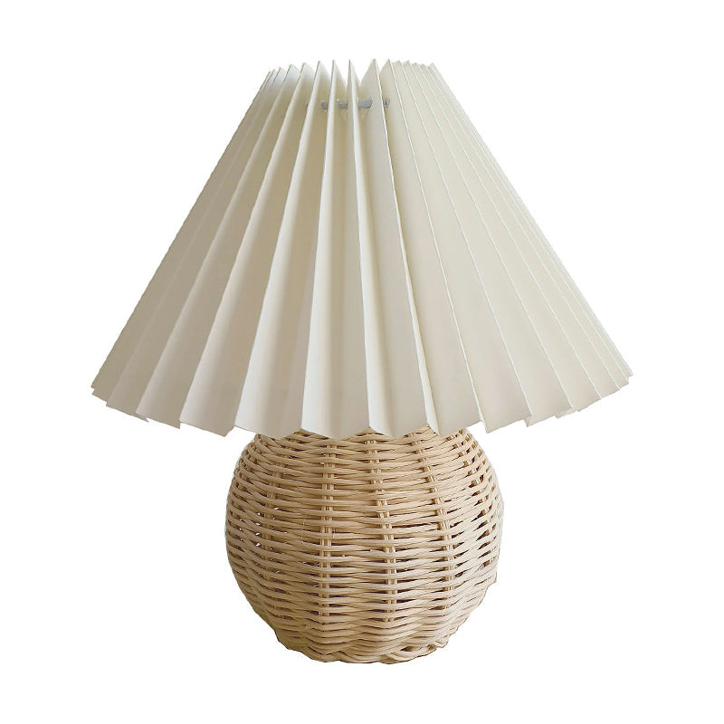 Bambrella - Minimalistisk Natlampe i rattan