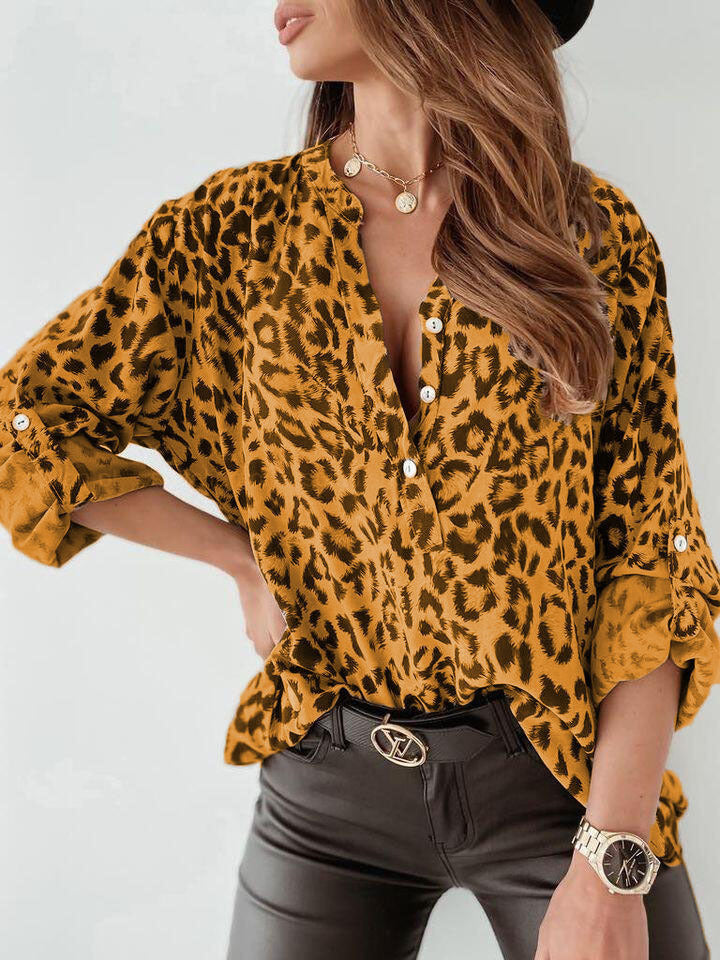 Rebekka - Stilfuld bluse med leopardmønster