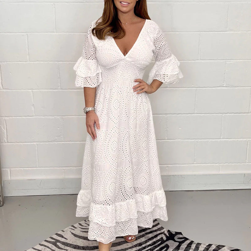 Rebecca - Broderet midikjole med flæseærmer