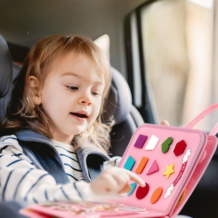 Engagerende Montessori-aktivitetsbog til småbørn – Øv finmotorik med snørebånd, trykknapper og spænder