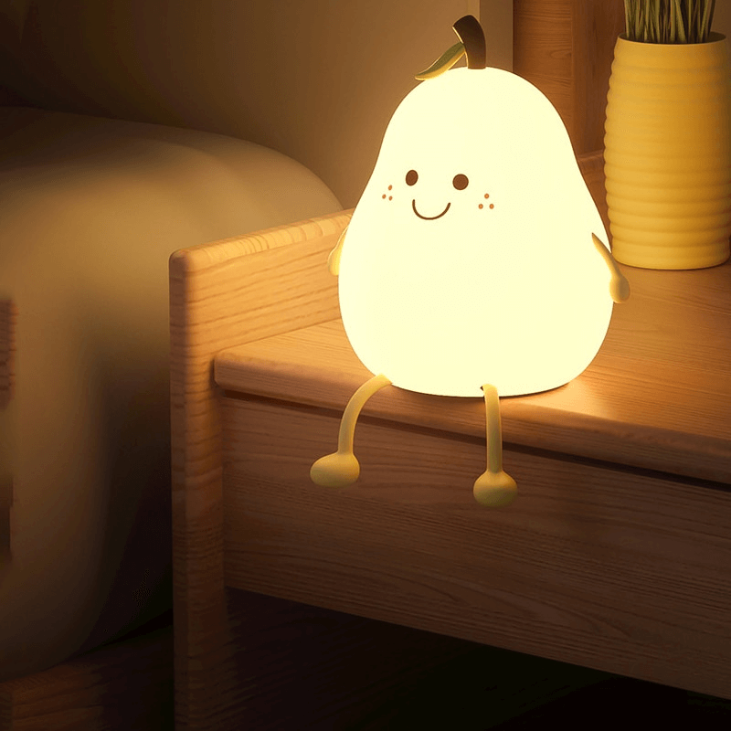 PearGlow | Natlys sød bordlampe
