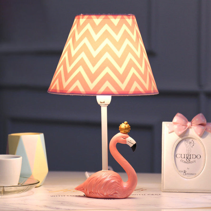 Pinklo – Finurlig flamingo-harpikslampe