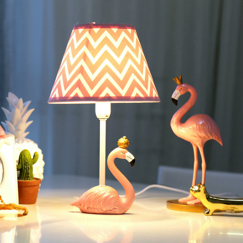 Pinklo – Finurlig flamingo-harpikslampe
