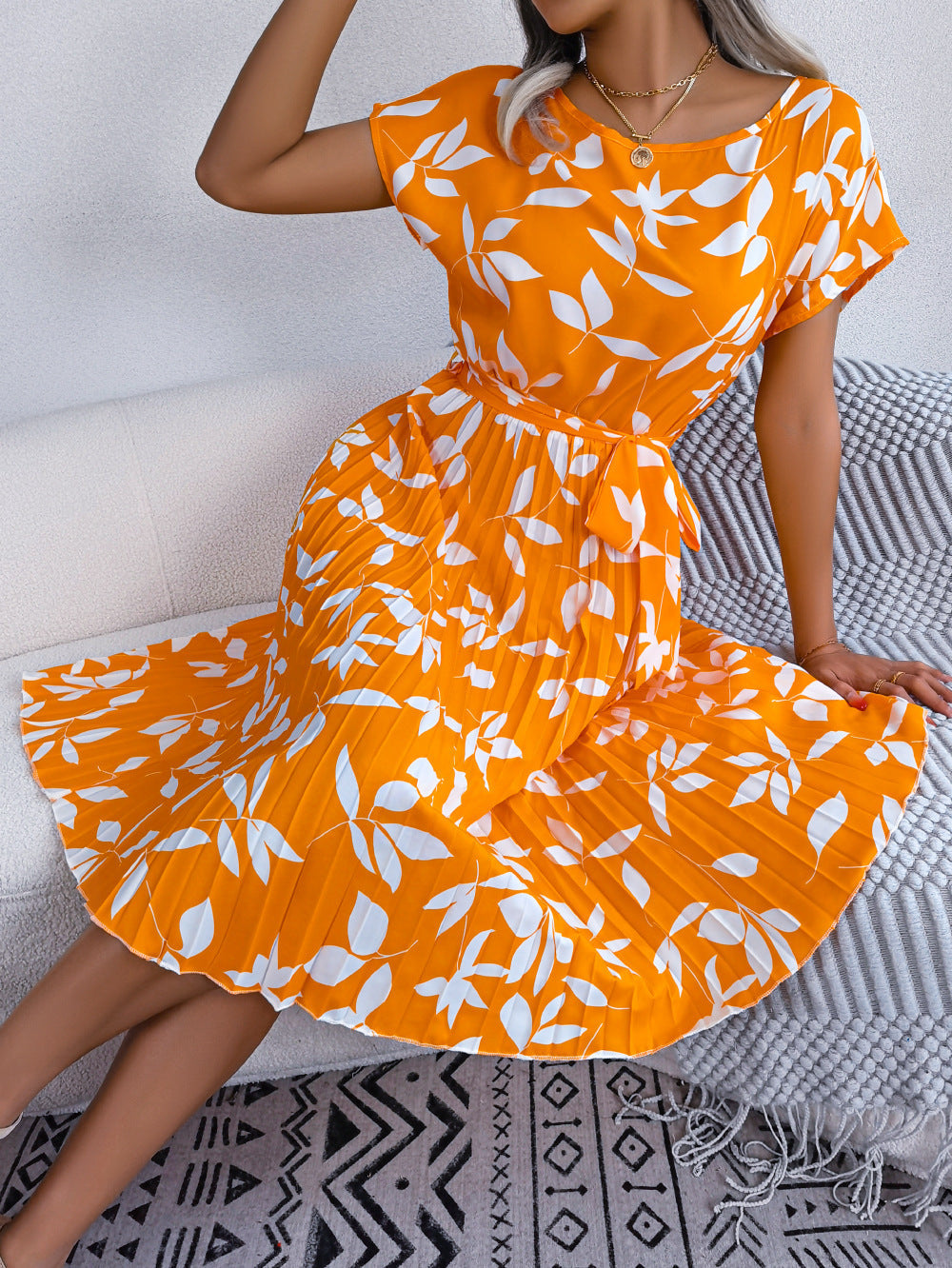 Aya - Plissert kjole med blader