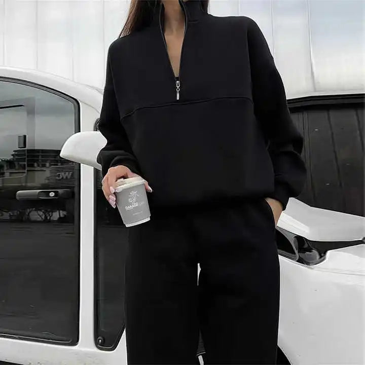 Alma - Sweatshirt med krave og sæt med bukser