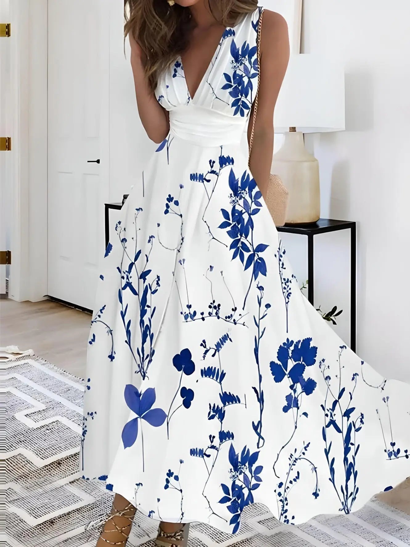 Mette - Blomsterprint V-hals kjole