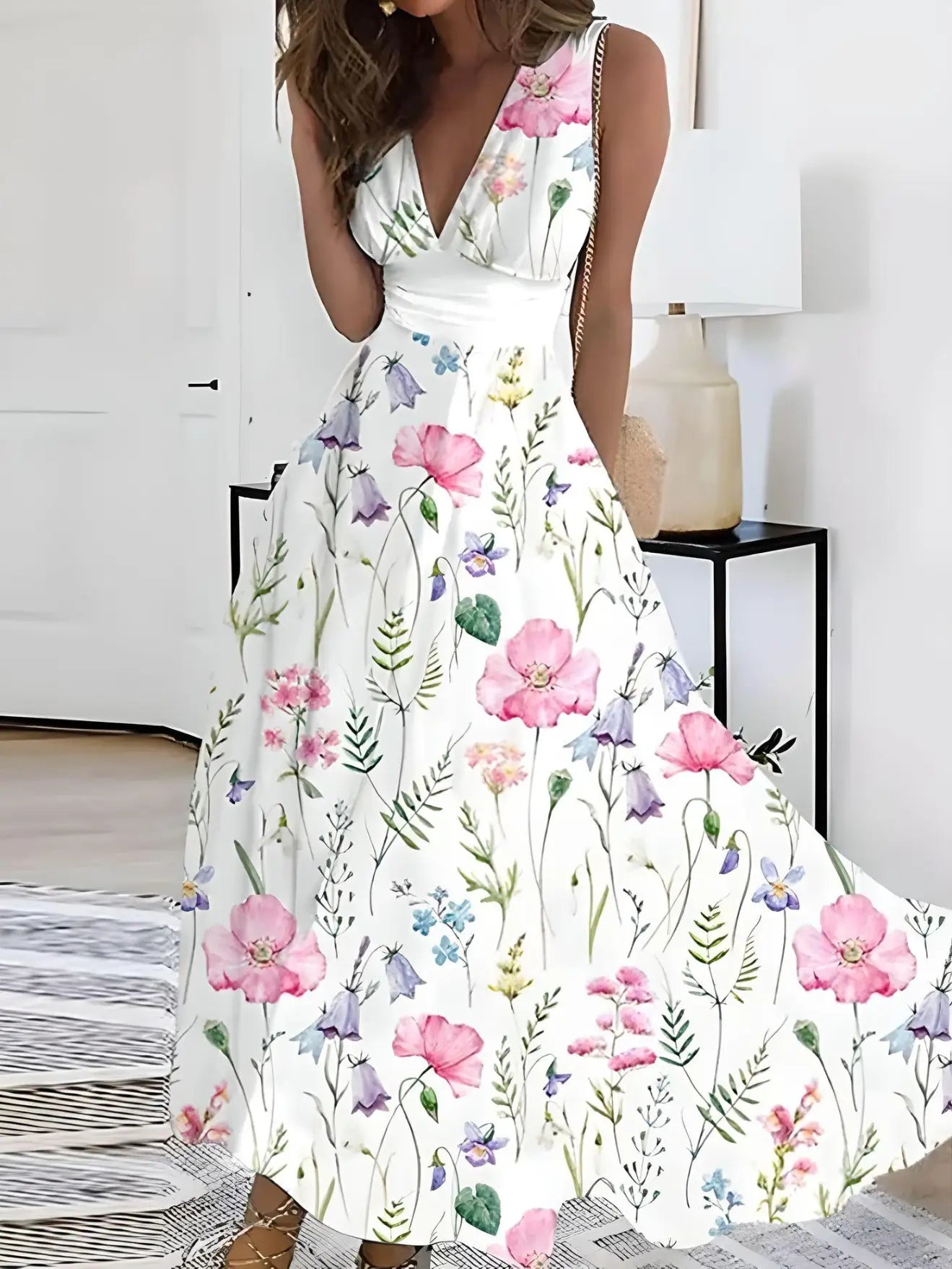 Mette - Blomsterprint V-hals kjole
