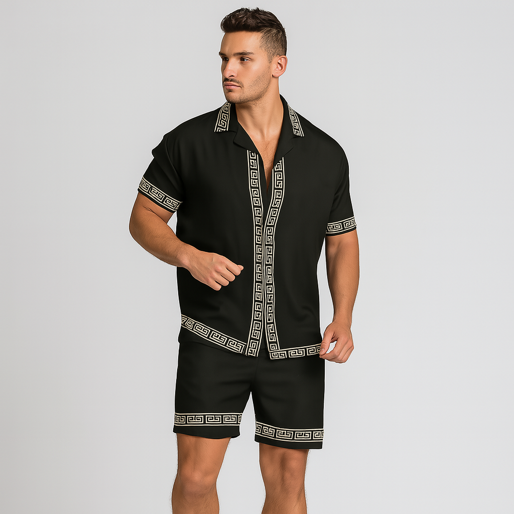 Afslappet sommeroutfit til mænd – skjorte med reverskrave og shorts med elastisk talje