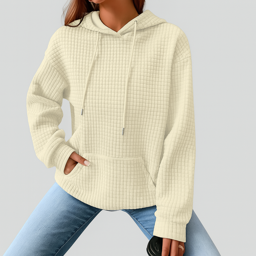 Plus size hættetrøje – struktureret strik med snøre og løs pasform