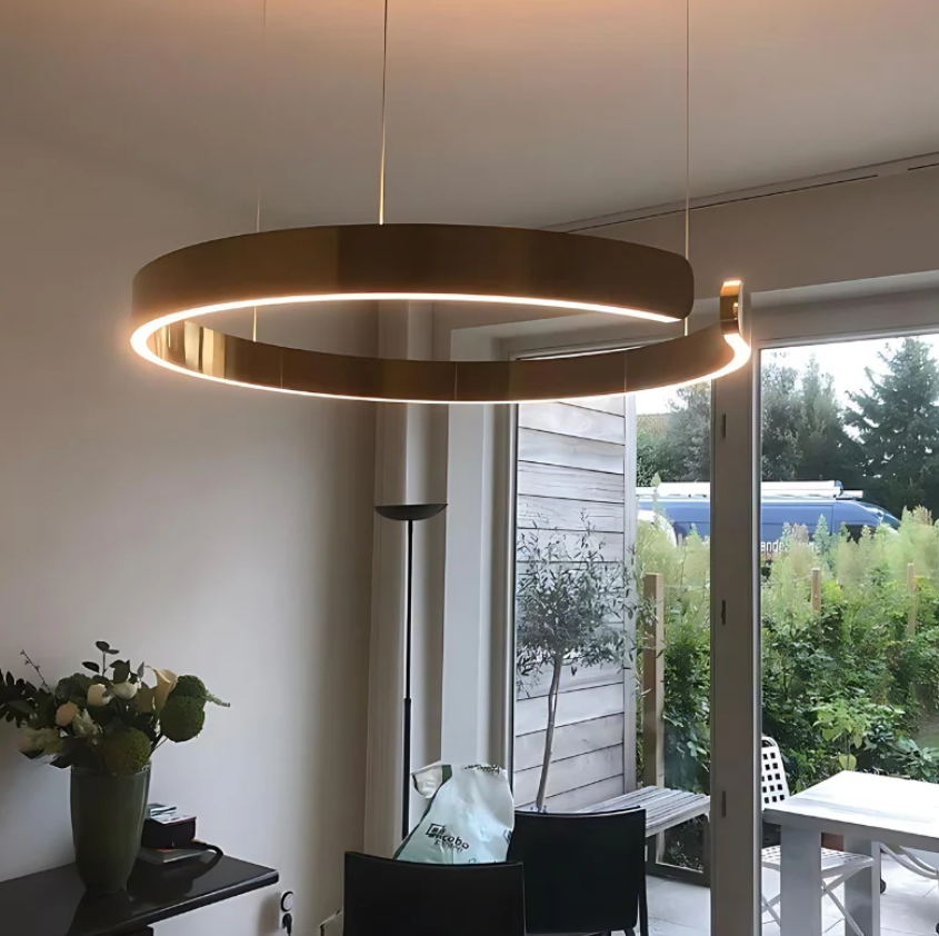 LumeVerse | Elegant justerbar loftslampe