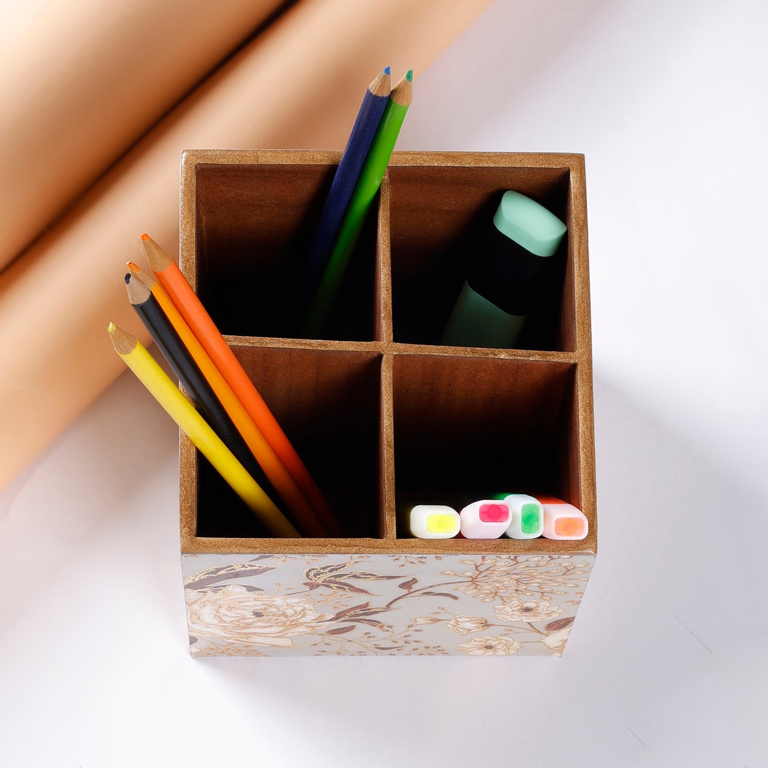 Celavue - Elegant Organisation Penholder