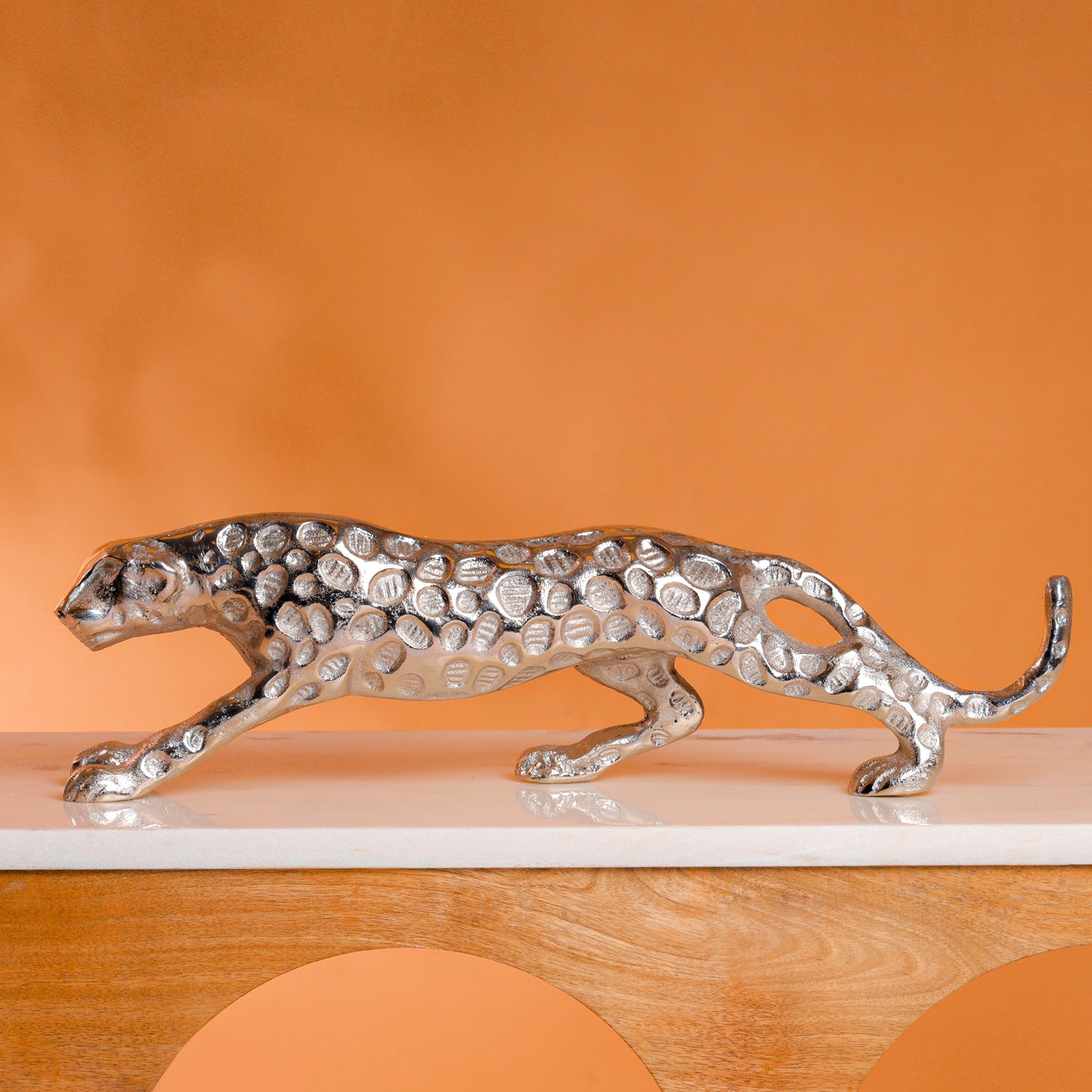 Predessa – Leopardskulptur med stilktekstur