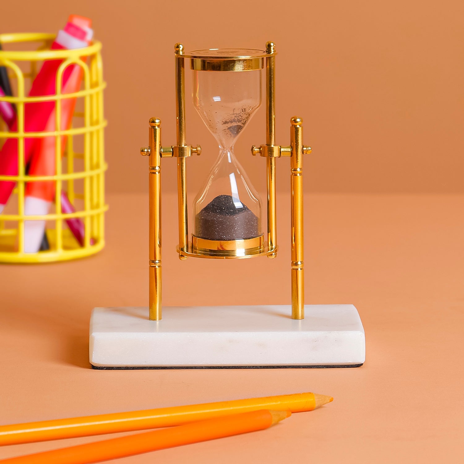 Auravé – Luksuriøs guldtimeglasur med marmorbase