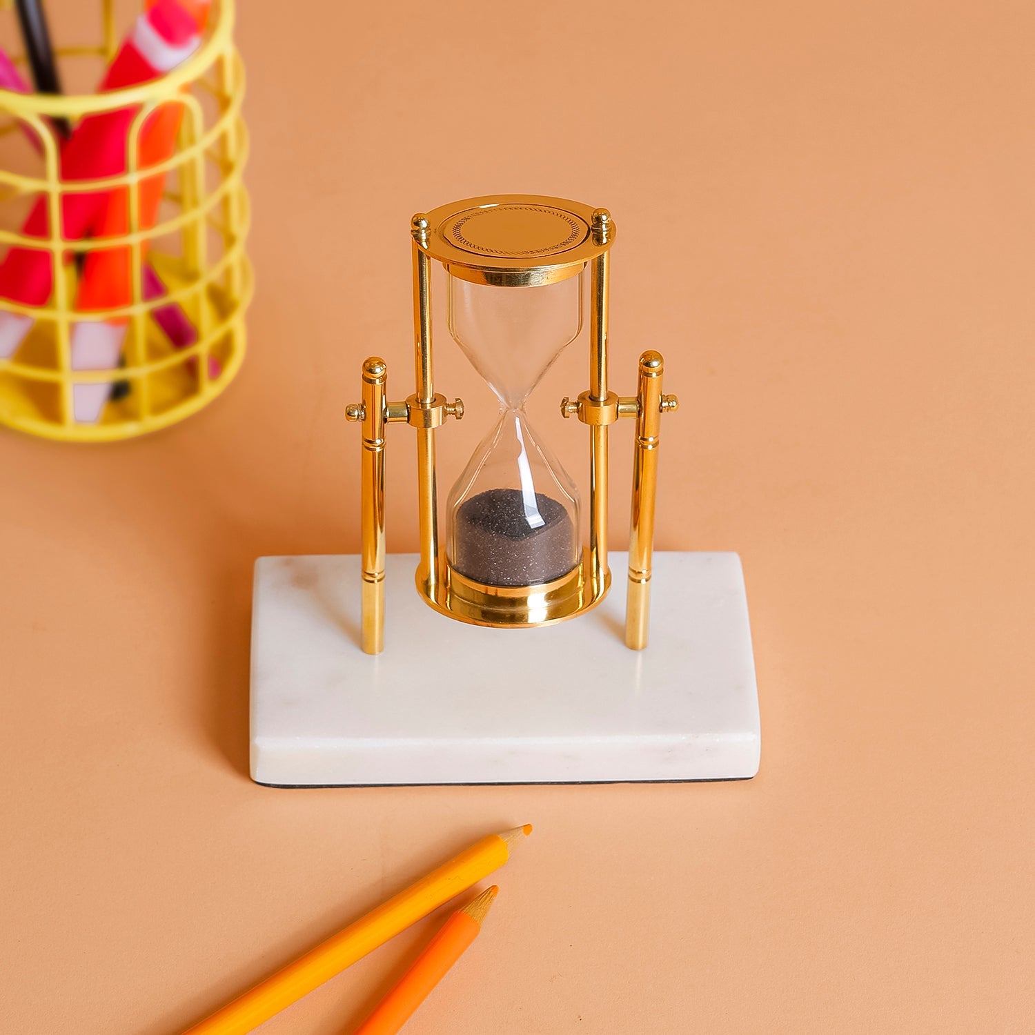 Auravé – Luksuriøs guldtimeglasur med marmorbase