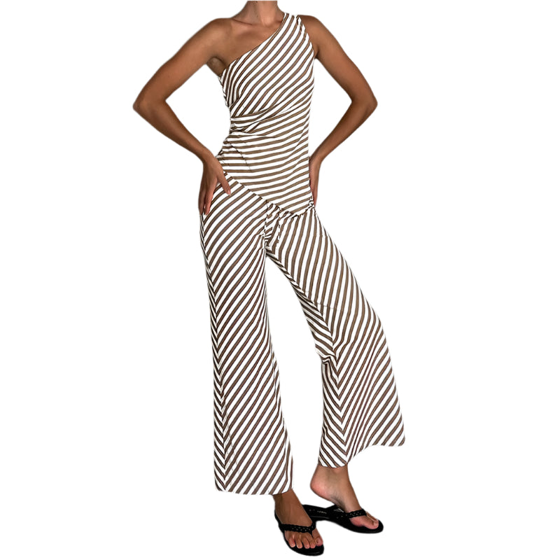 Andrea - Asymmetrisk snit og elegant taljesæt