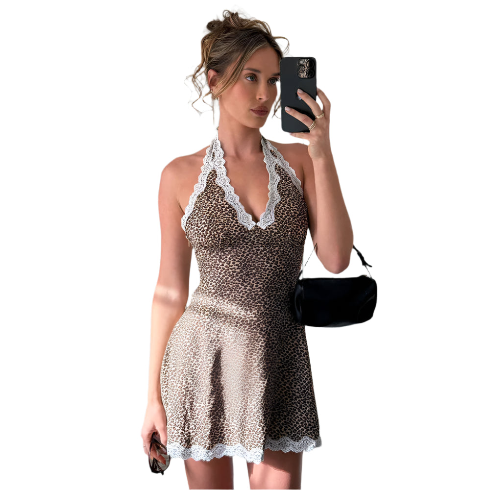 Ivy - Blondeaccenter og kjole med dyremotiv