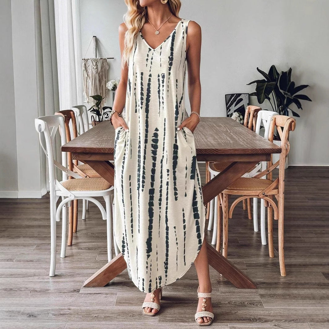 Sara - ærmeløs kjole med V-udskæring med slids