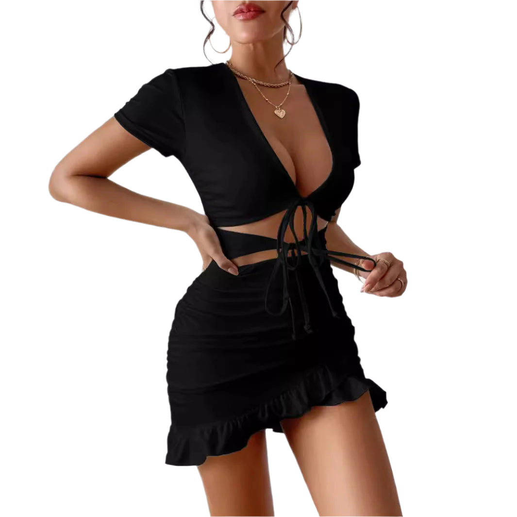 Queila - Innovativ minikjole med snøre og flæsedesign