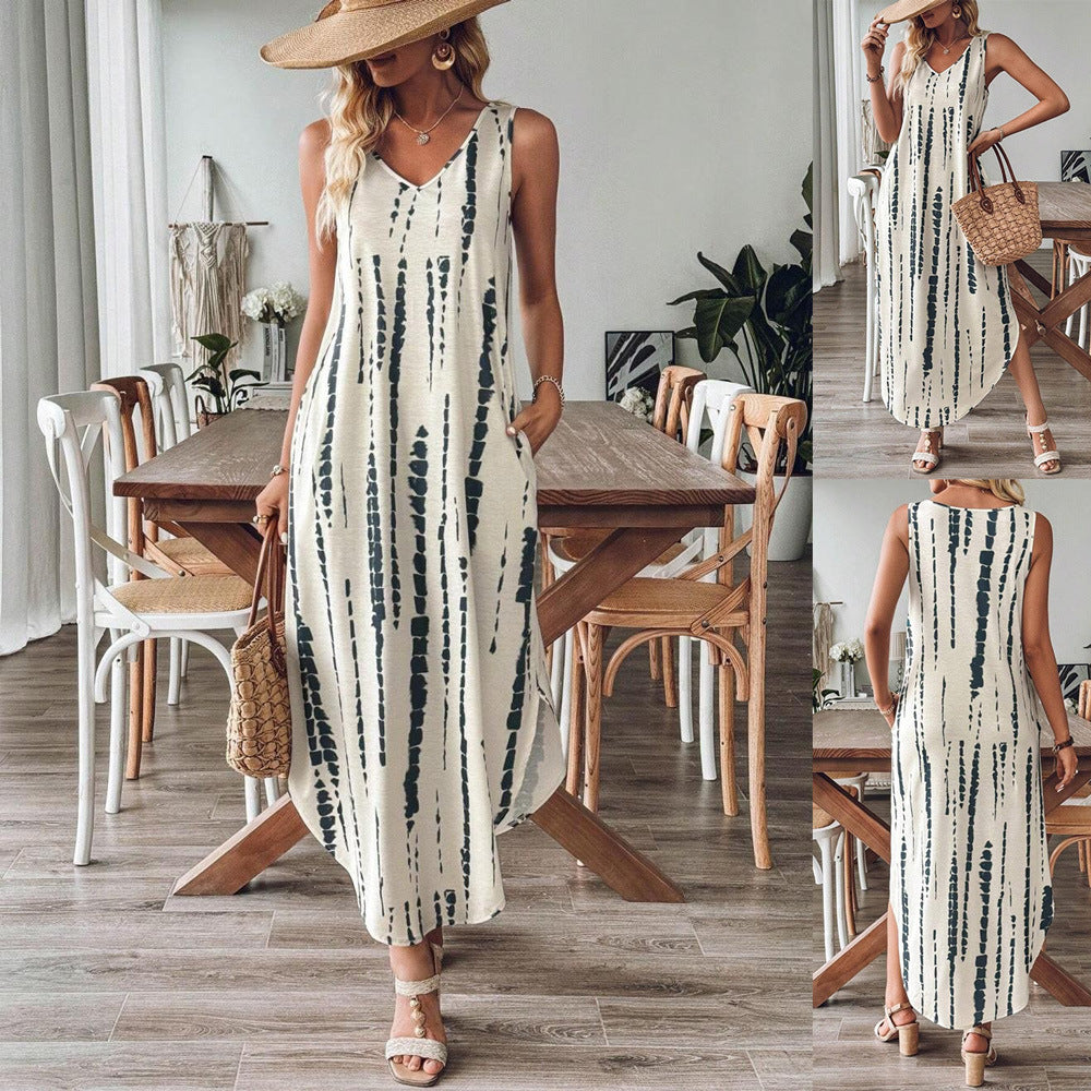 Sara - ærmeløs kjole med V-udskæring med slids