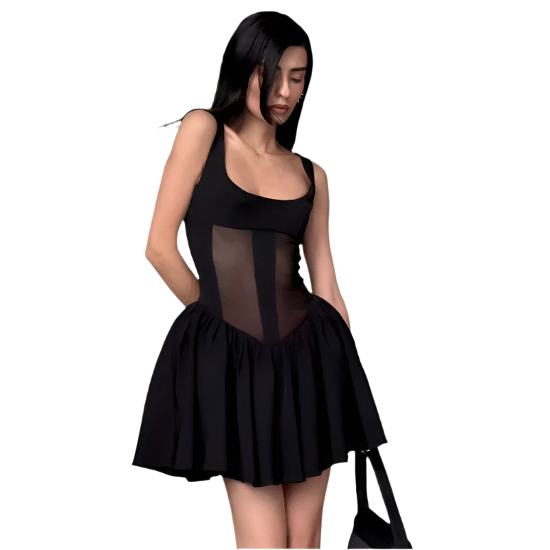 Zella - Firkantet halsudskæring og fladt nederdel charmerende minikjole