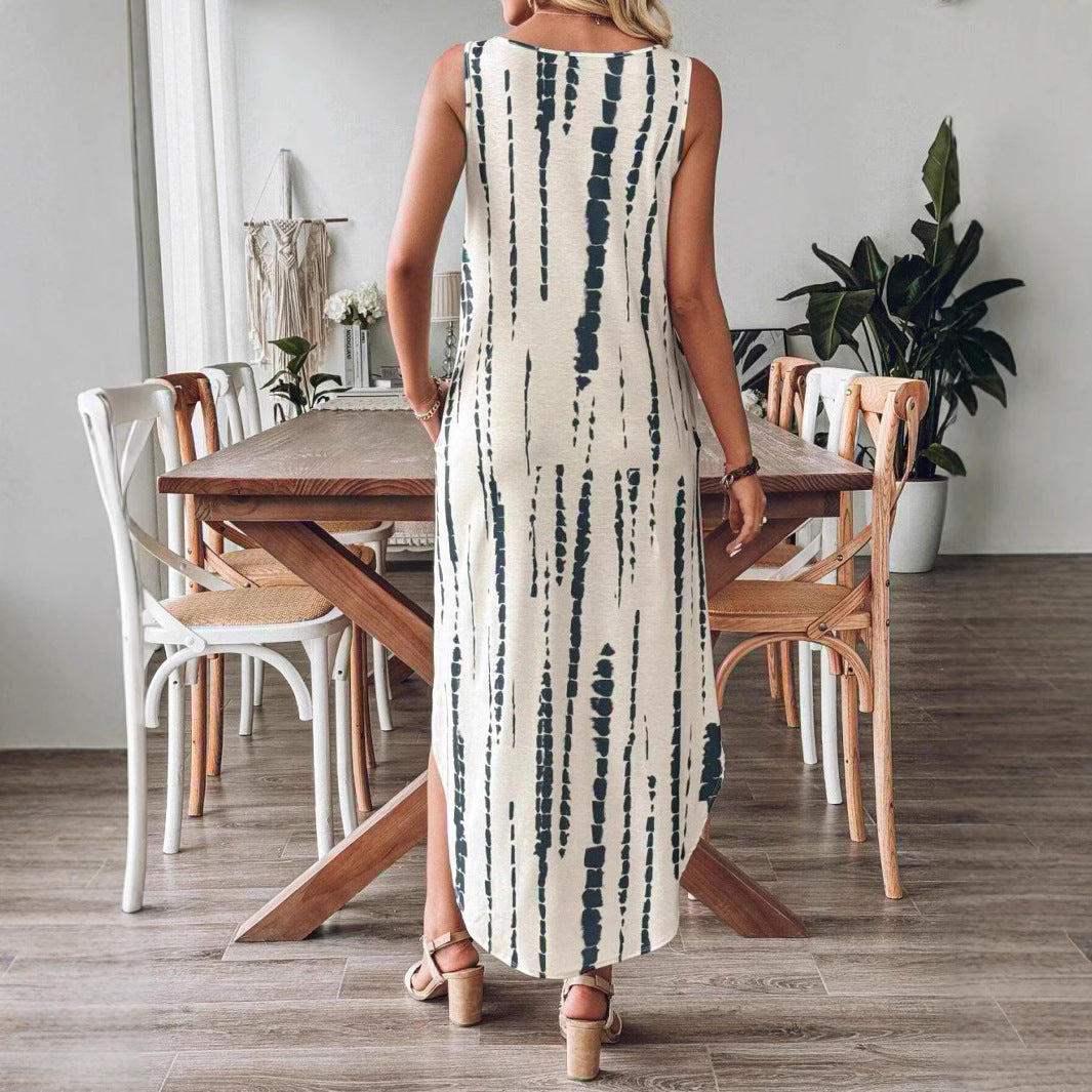 Sara - ærmeløs kjole med V-udskæring med slids