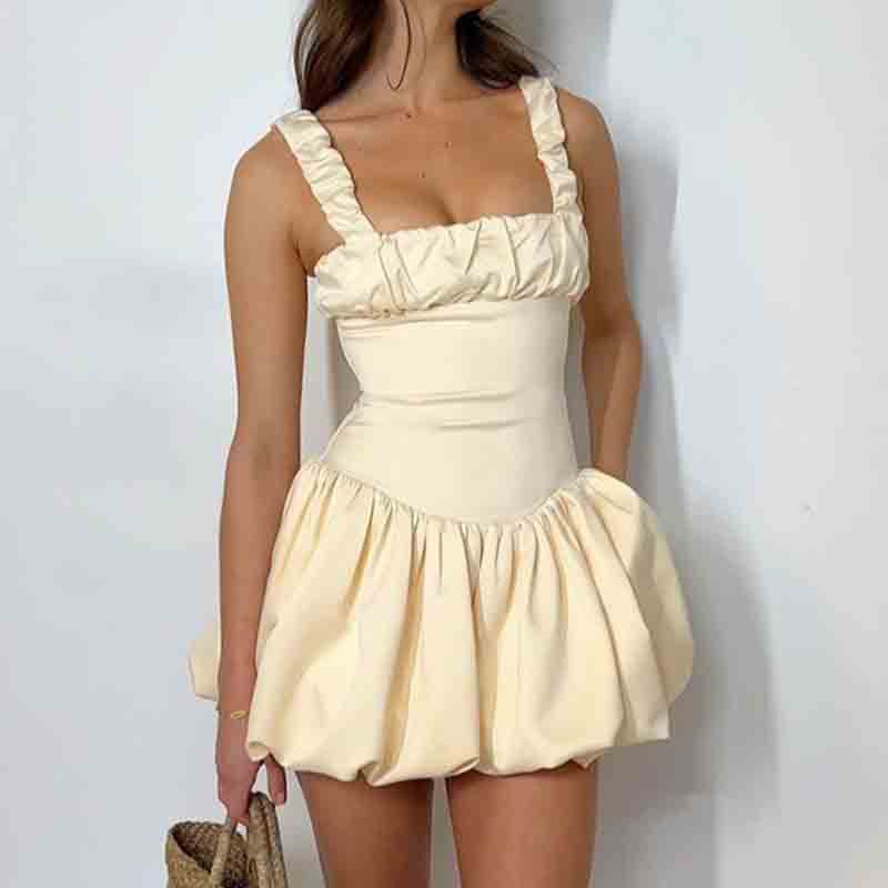 Bia - Voluminøs minikjole til kvinder med firkantet halsudskæring og flæsedetaljer