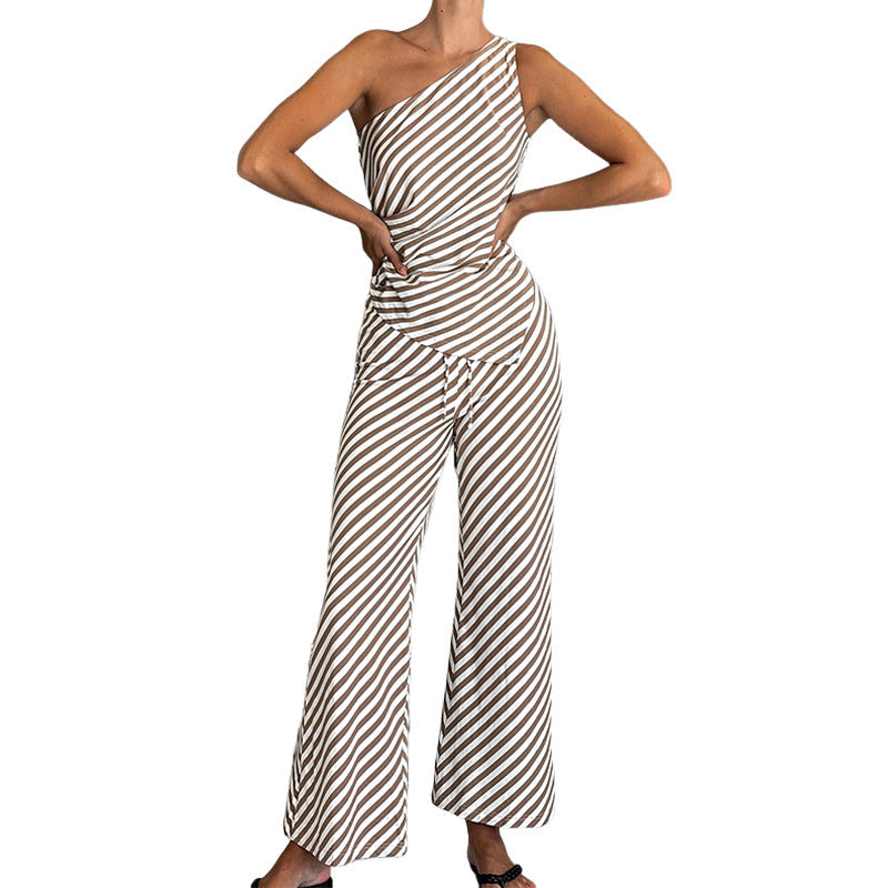 Andrea - Asymmetrisk snit og elegant taljesæt