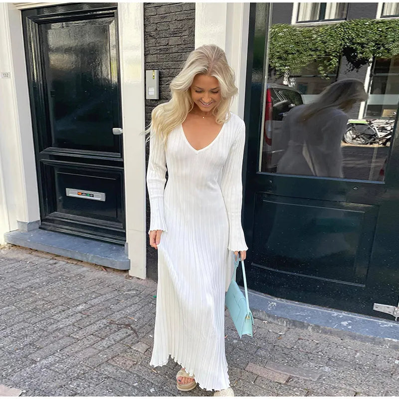 Oline - Stilfuld midikjole med lange ærmer