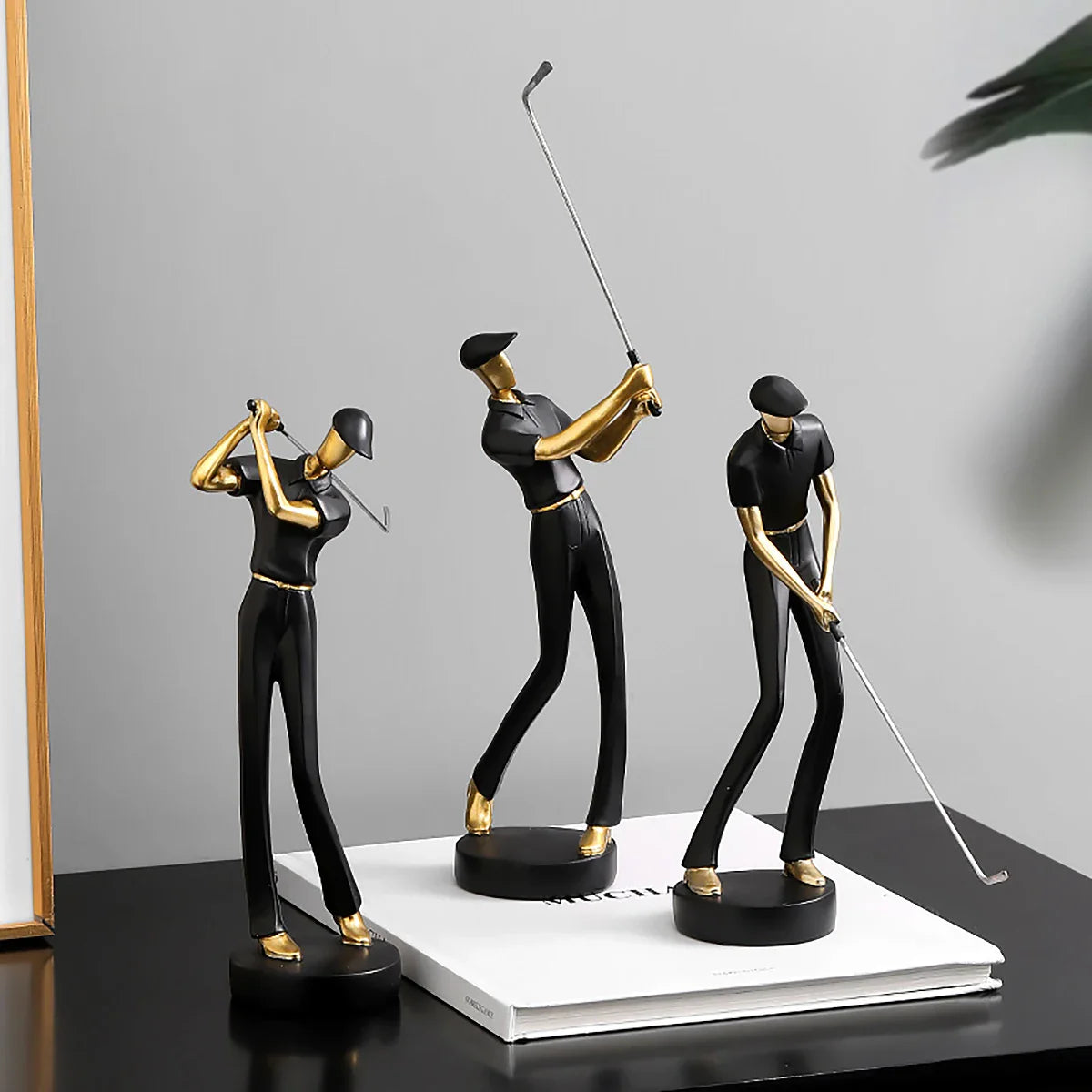 TeeStance - Elegant Golf Pose Skulptur