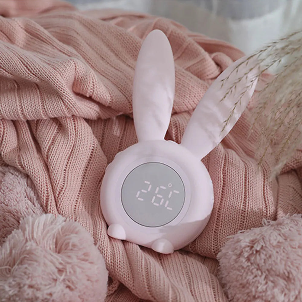 GlowBunny – Yndigt kaninvækkeur med blødt LED-lys og display
