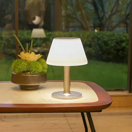 LumaSol - Elegant solar bordlampe