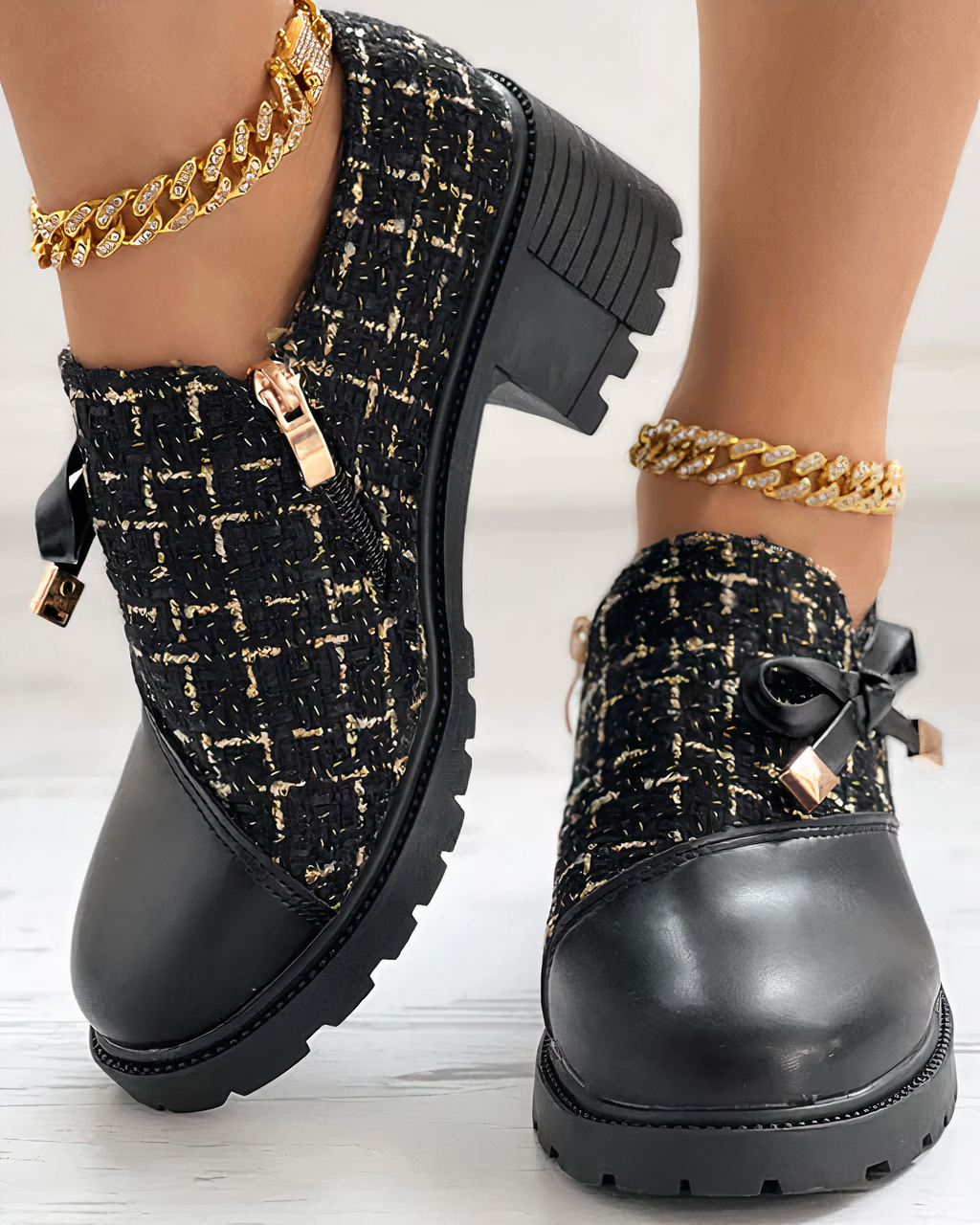 Wilhelmina - Sko med tykke hæle og blonder