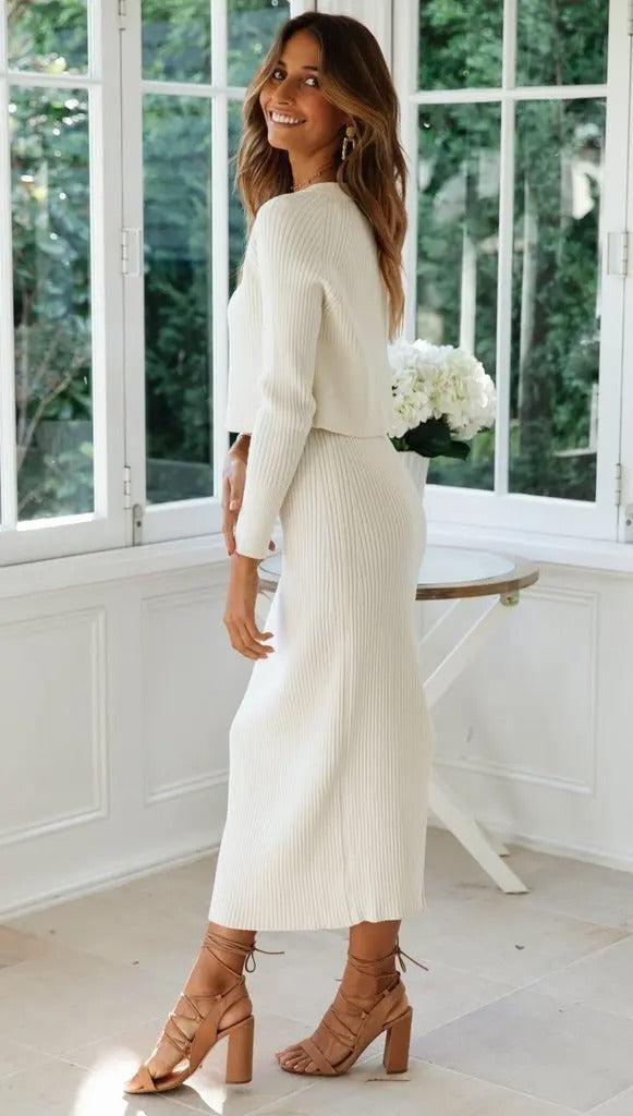 Ara - Langærmet crop top og nederdel stilfuldt sæt