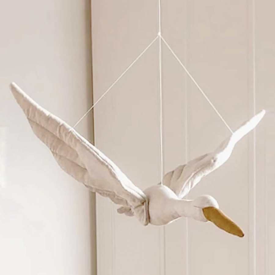 SwanGrace - Elegante Svævende Svaner