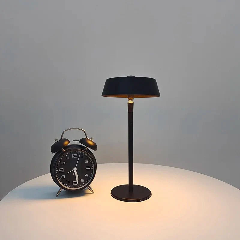 Radianté – Minimalistisk bordlampe