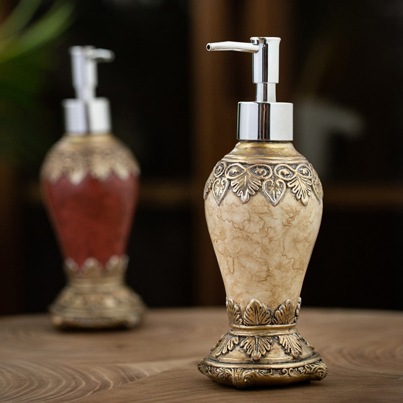 CrystalMist - Elegant retro sæbedispenser til et stilfuldt badeværelse