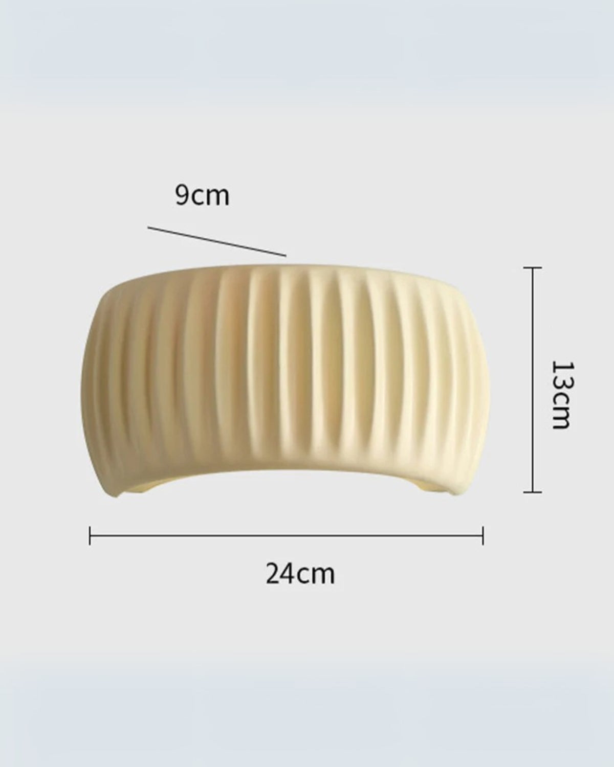 Lumavéa - Elegant væglampe - med kunstnerisk bølget silhuet