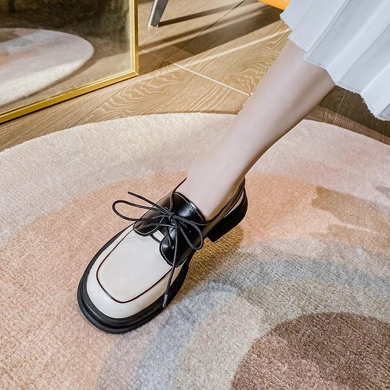 Stella - Tofarvede loafers med snørebånd med rund tå