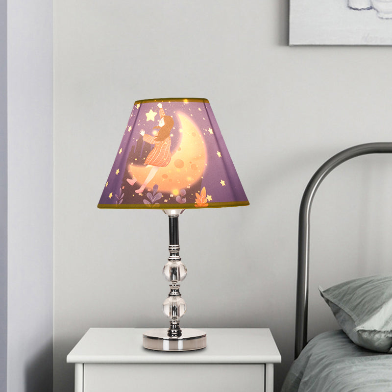 StarDreamer – Bordlampe til børn med pige- og nattehimmeltryk